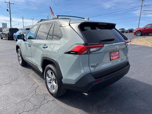 2022 Toyota RAV4 XLE