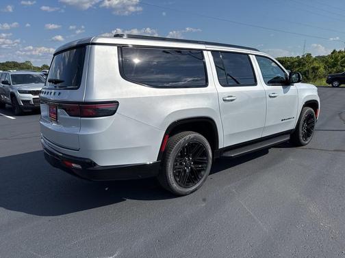 2025 Jeep Wagoneer L Series II Carbide 4x4