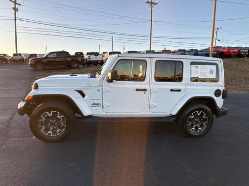 2024 Jeep Wrangler 4-Door Sahara 4x4