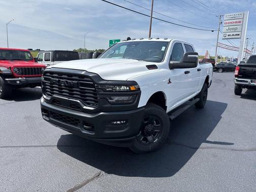 2025 RAM 2500 Tradesman Crew Cab 4x4 6'4' Box