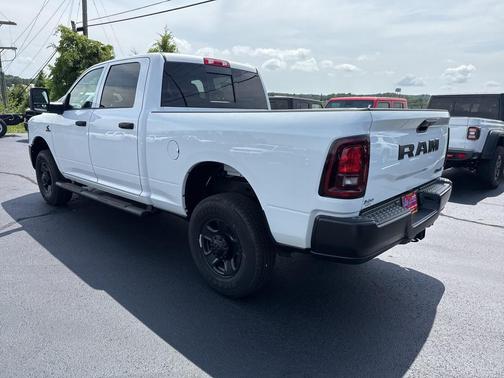 2025 RAM 2500 Tradesman Crew Cab 4x4 6'4' Box