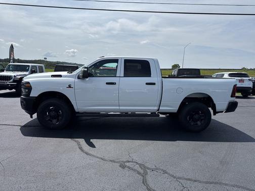 2025 RAM 2500 Tradesman Crew Cab 4x4 6'4' Box