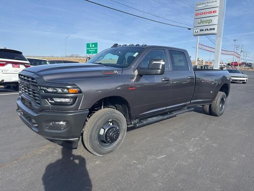 2026 RAM 3500 Tradesman Crew Cab 4x4 8' Box