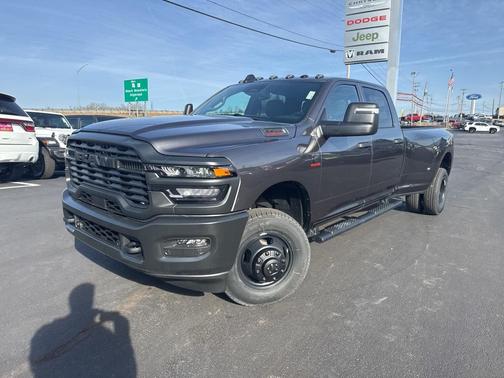 2026 RAM 3500 Tradesman Crew Cab 4x4 8' Box