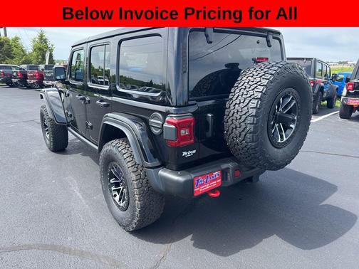 Black Clearcoat 2026 Jeep Wrangler Rubicon