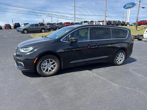 2025 Chrysler Pacifica L