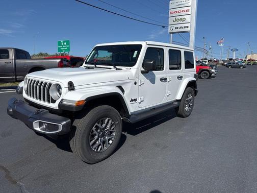 2026 Jeep Wrangler 4-Door Sahara 4x4