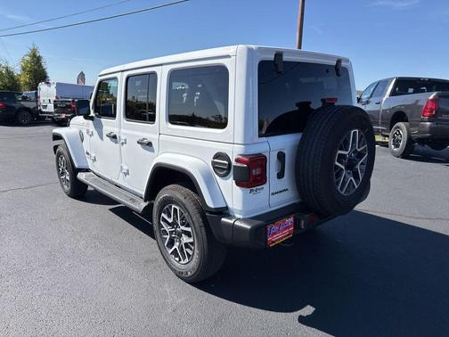 2026 Jeep Wrangler 4-Door Sahara 4x4