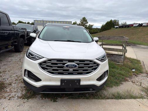 White Platinum Metallic Tri-Coat 2019 Ford Edge Titanium