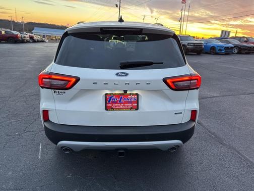 2026 Ford Escape PHEV SE