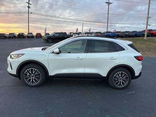2026 Ford Escape PHEV SE