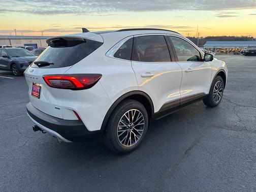 2026 Ford Escape PHEV SE