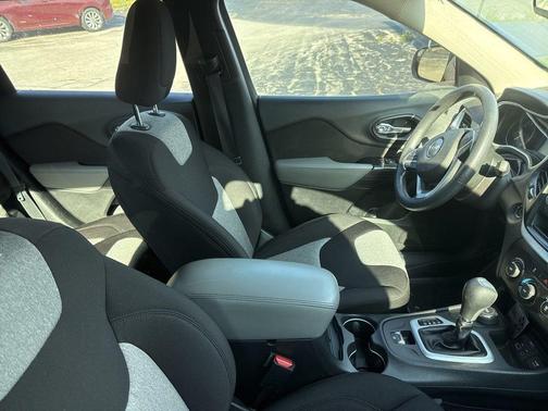 Eco Green Pearlcoat 2014 Jeep Cherokee Sport