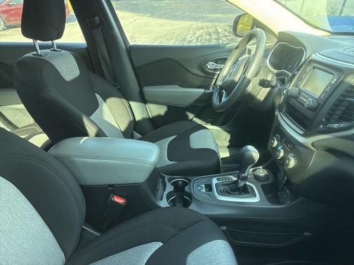 Eco Green Pearlcoat 2014 Jeep Cherokee Sport