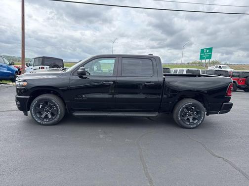 Diamond Black Crystal Pearlcoat 2026 RAM 1500 Express