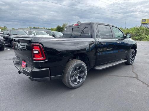 Diamond Black Crystal Pearlcoat 2026 RAM 1500 Express