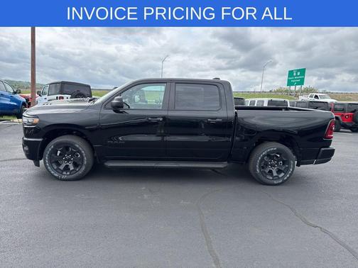 Diamond Black Crystal Pearlcoat 2026 RAM 1500 Express