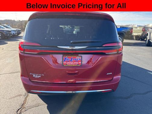 Red Hot Pearlcoat 2026 Chrysler Pacifica L