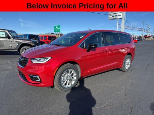 Red Hot Pearlcoat 2026 Chrysler Pacifica L