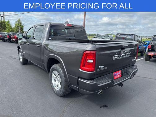 Granite Crystal Metallic Clearcoat 2026 RAM 1500 Big Horn/Lone Star