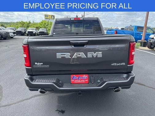 Granite Crystal Metallic Clearcoat 2026 RAM 1500 Big Horn/Lone Star