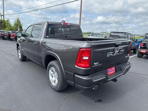 Granite Crystal Metallic Clearcoat 2026 RAM 1500 Big Horn/Lone Star