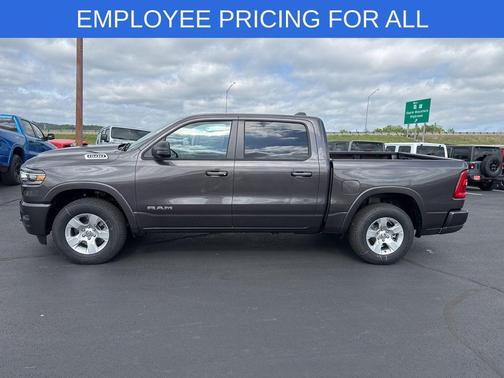 Granite Crystal Metallic Clearcoat 2026 RAM 1500 Big Horn/Lone Star