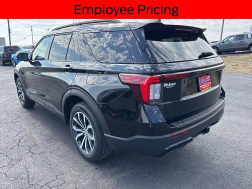 AGATE BLACK METALLIC 2026 Ford Explorer ST-Line