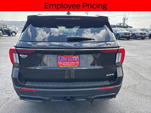AGATE BLACK METALLIC 2026 Ford Explorer ST-Line