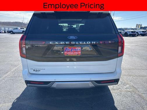 STAR WHITE MET TRI-COAT 2026 Ford Expedition Platinum