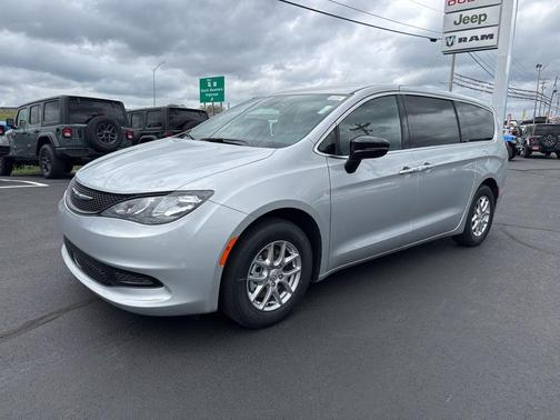 2026 Chrysler Voyager LX