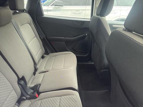 OXFORD WHITE 2022 Ford Escape SE