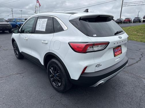 OXFORD WHITE 2022 Ford Escape SE