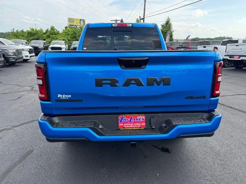 Hydro Blue Pearlcoat 2026 RAM 1500 Big Horn/Lone Star