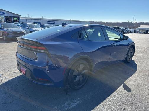 2025 Toyota Prius LE