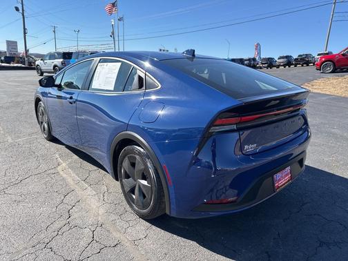 2025 Toyota Prius LE