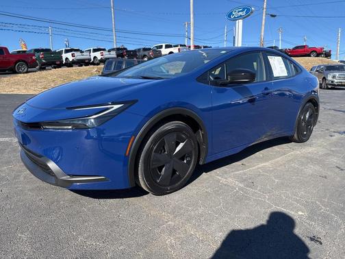 2025 Toyota Prius LE