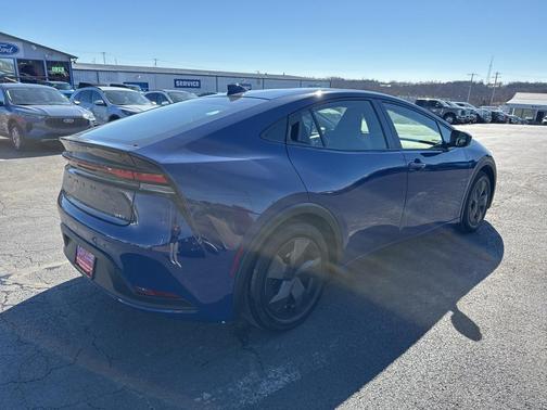 2025 Toyota Prius LE