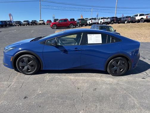 2025 Toyota Prius LE