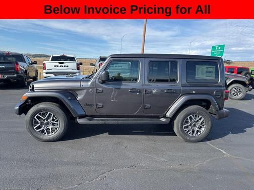 Granite Crystal Metallic Clearcoat 2026 Jeep Wrangler 4-Door Sahara 4x4