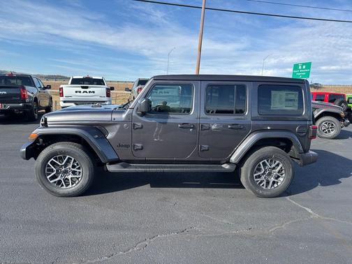 2026 Jeep Wrangler 4-Door Sahara 4x4