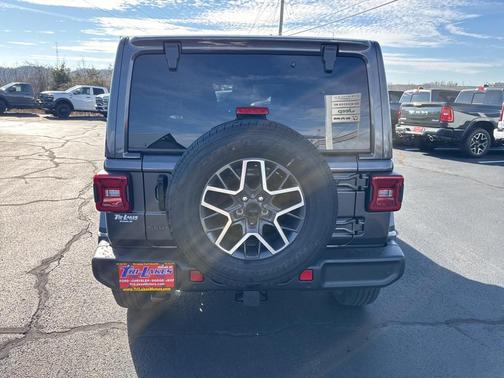 2026 Jeep Wrangler 4-Door Sahara 4x4