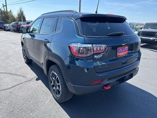 Fathom Blue Pearl Coat 2026 Jeep Compass Trailhawk