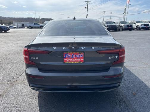 2023 Volvo S60 B5 Plus Dark Theme