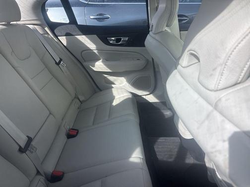 2023 Volvo S60 B5 Plus Dark Theme