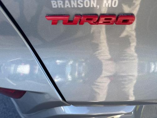 Moonstone Gray Metallic 2025 Buick Envista Avenir FWD