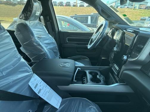 2026 RAM 3500 Laramie Crew Cab 4x4 8' Box