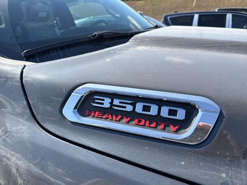 2026 RAM 3500 Laramie Crew Cab 4x4 8' Box