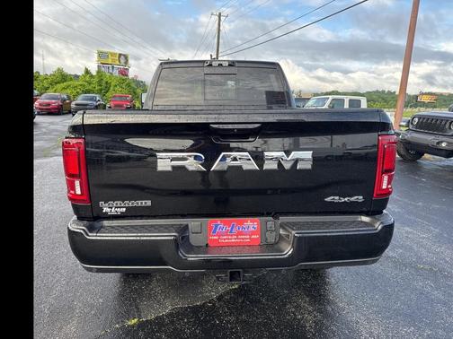 2025 RAM 3500 Laramie Crew Cab 4x4 6'4' Box