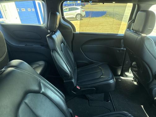 2025 Chrysler Pacifica L